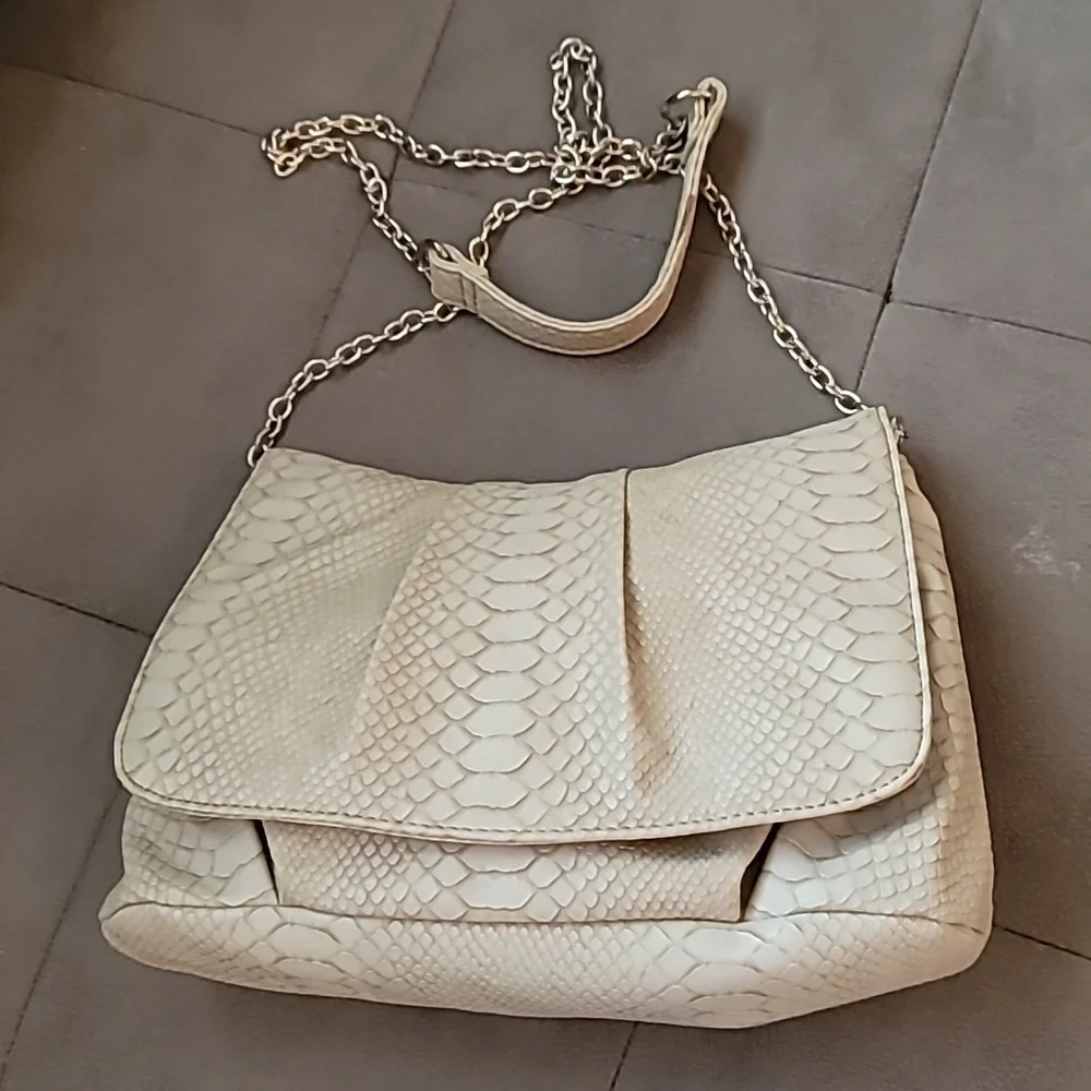 Chicos nwot width